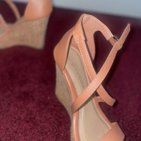 Weebo Tan Wedge Heels with Crossover design size 7 1/2 - Picture 3 of 6
